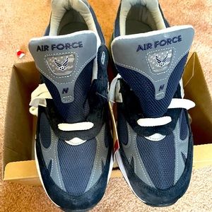 Brand-new inbox New Balance Military Air Force 993 size 8 womens